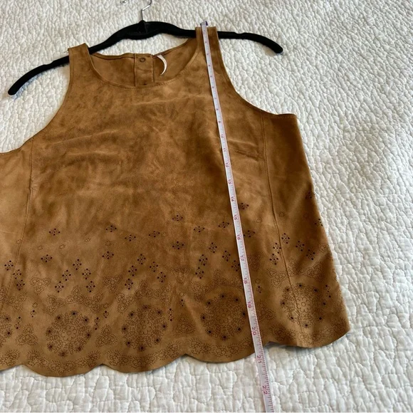 ✨ Free People Women’s Brown Suede Scallop Tank Top Small - Picture 8 of 8